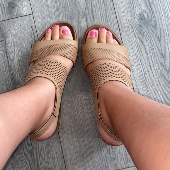 Shoes - Picture 1 of 8